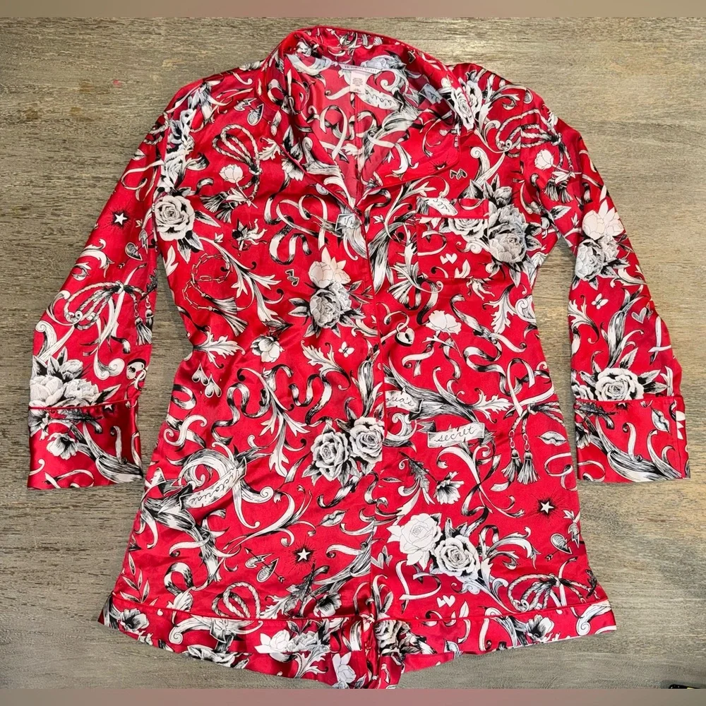 Victoria's Secret Red and White Floral Sleep Romper, size large - Picture 2 of 5